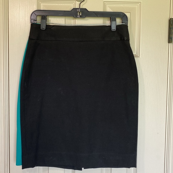 2 Banana Republic Skirts - Picture 2 of 4